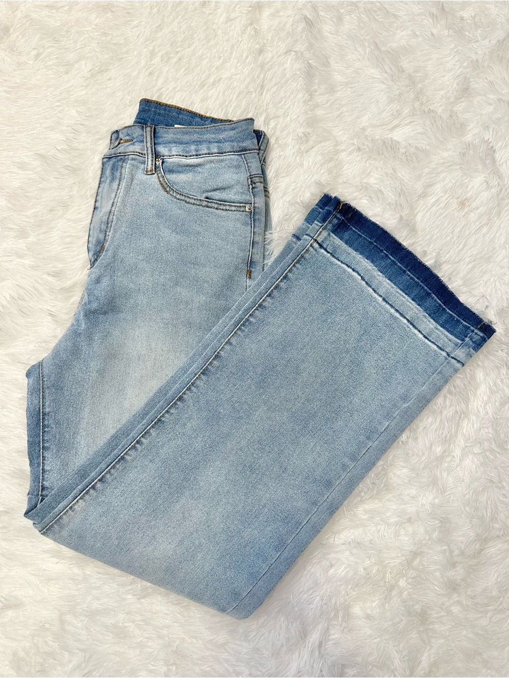 NWOT Raw Hem Straight-Leg Jeans